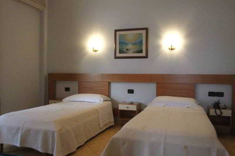 Paradise Beach Hotel Radhime Exterior photo