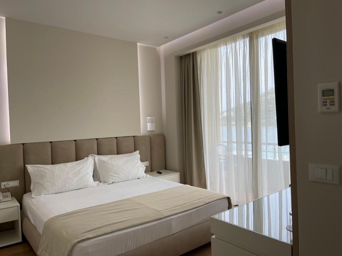Paradise Beach Hotel Radhime Exterior photo