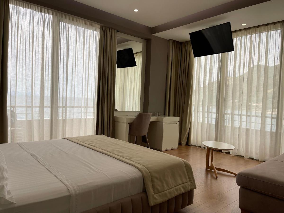 Paradise Beach Hotel Radhime Exterior photo