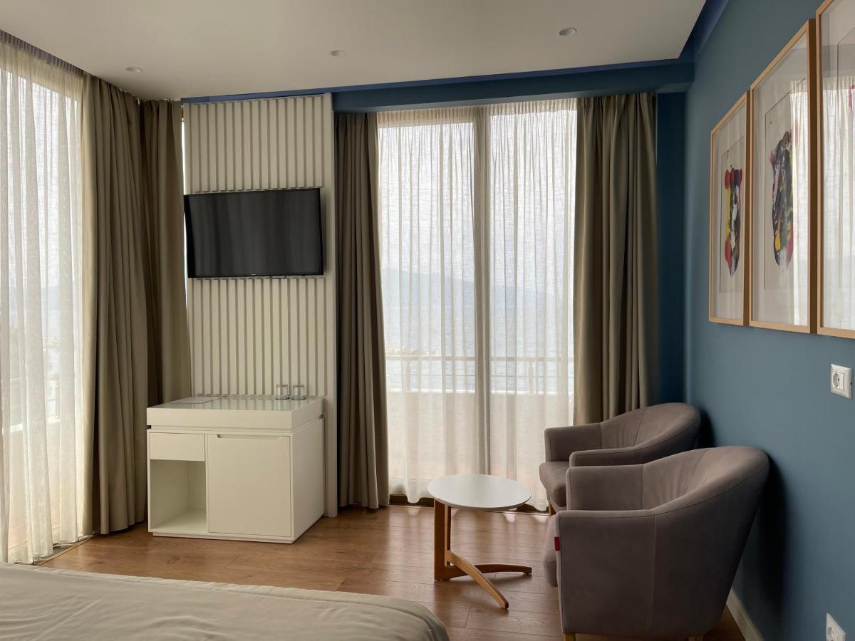Paradise Beach Hotel Radhime Exterior photo