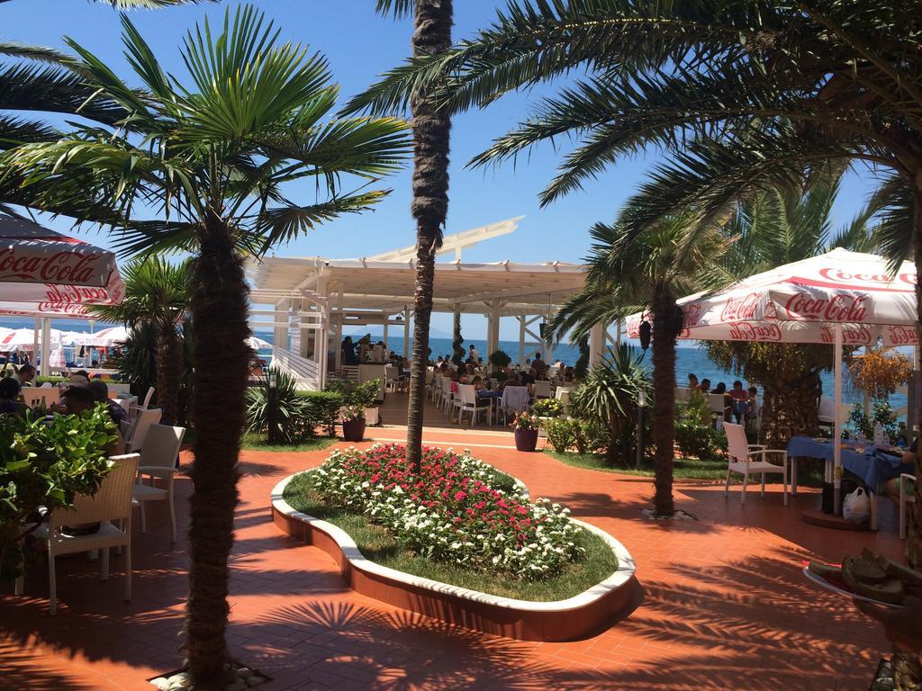 Paradise Beach Hotel Radhime Exterior photo