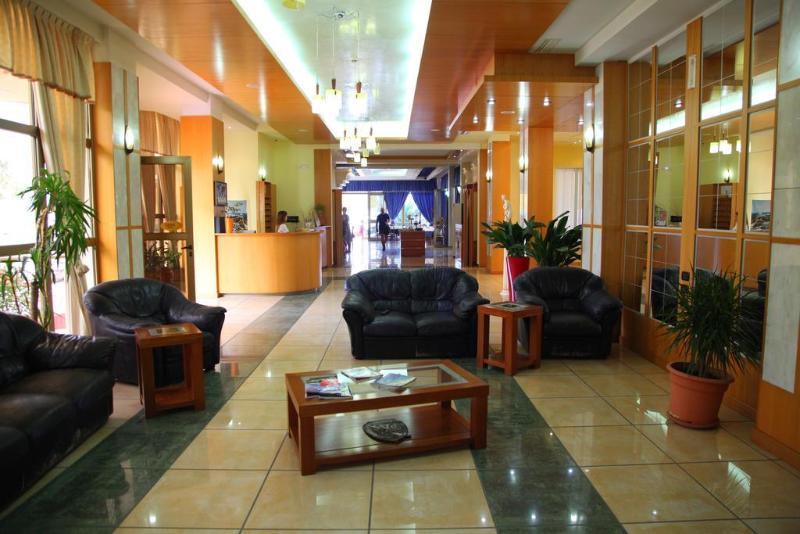 Paradise Beach Hotel Radhime Exterior photo