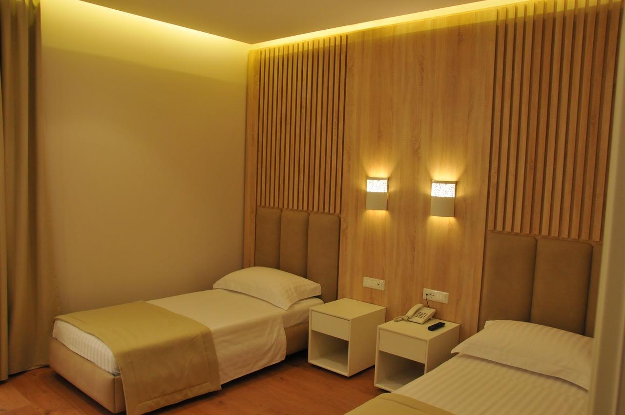 Paradise Beach Hotel Radhime Exterior photo